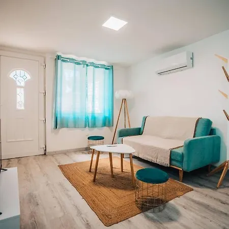 Maison Renovee A 500 M Du Centre Du Village Goudargues