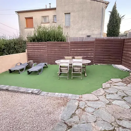 Vakantiehuis Maison Renovee A 500 M Du Centre Du Village *